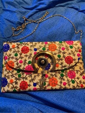 Vintage Style Embroidered Floral Evening Clutch Gold Chain Statement Purse Desi
